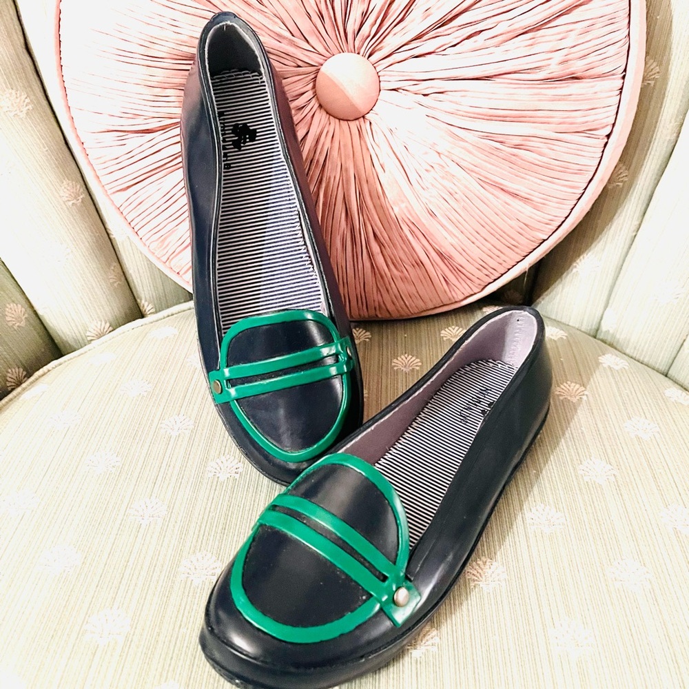Rain Shoes Nomad Rubber New WOT Ladies